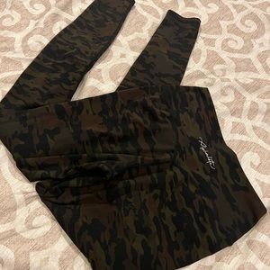 Alphalete crossover leggings